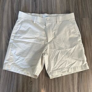 Banana Republic 7in Inseam Core Temp Shorts